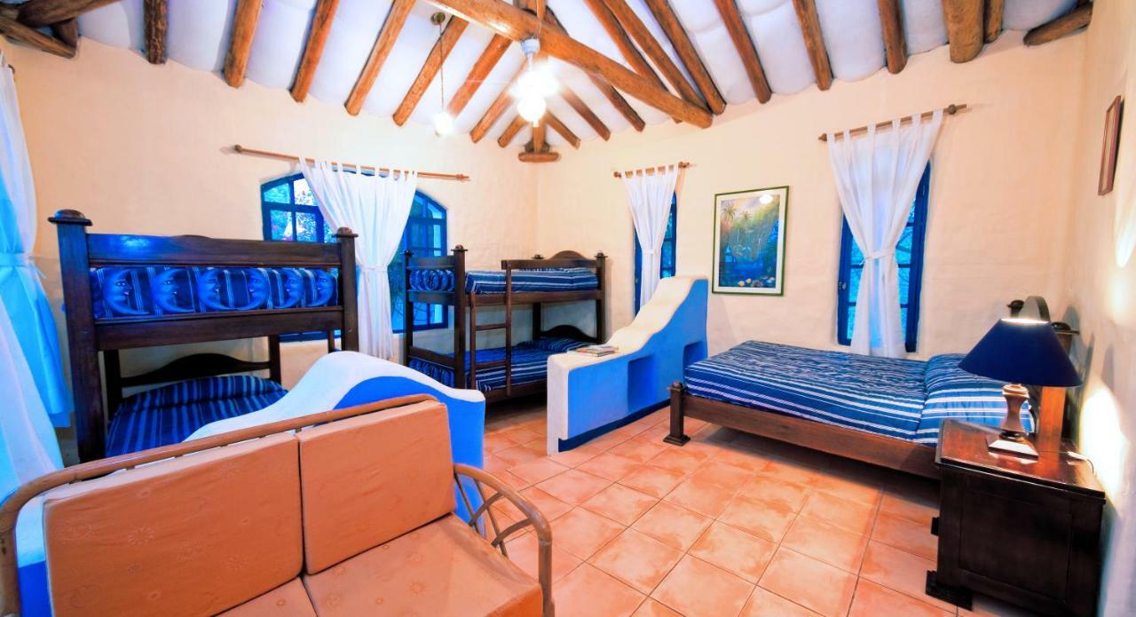 Mantaraya Lodge Puerto López エクステリア 写真